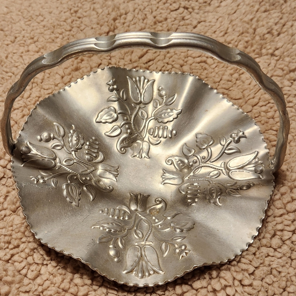 Rare Vintage 1930s Candy basket